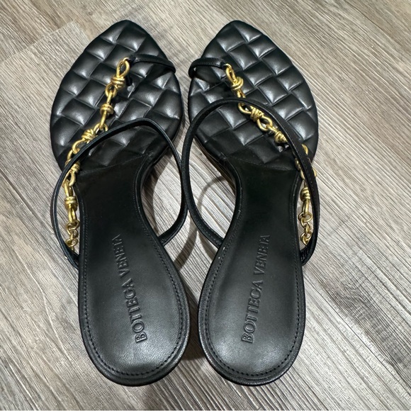Bottega Veneta Leaf Black Leather Sandals - Picture 7 of 16